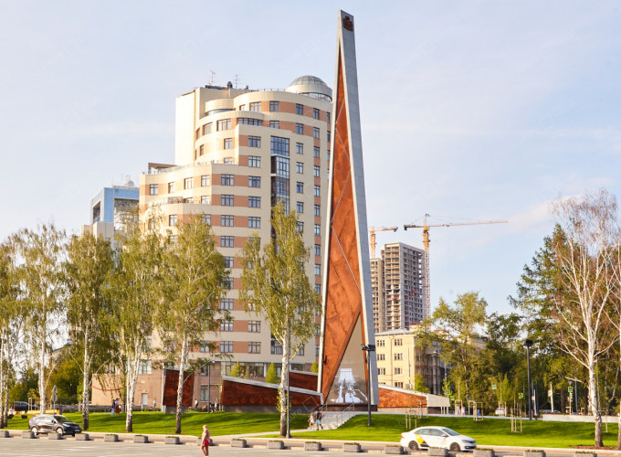 Стела город трудовой доблести